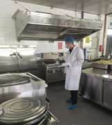 辖区内校园食物保干部由全镇分担带领担任